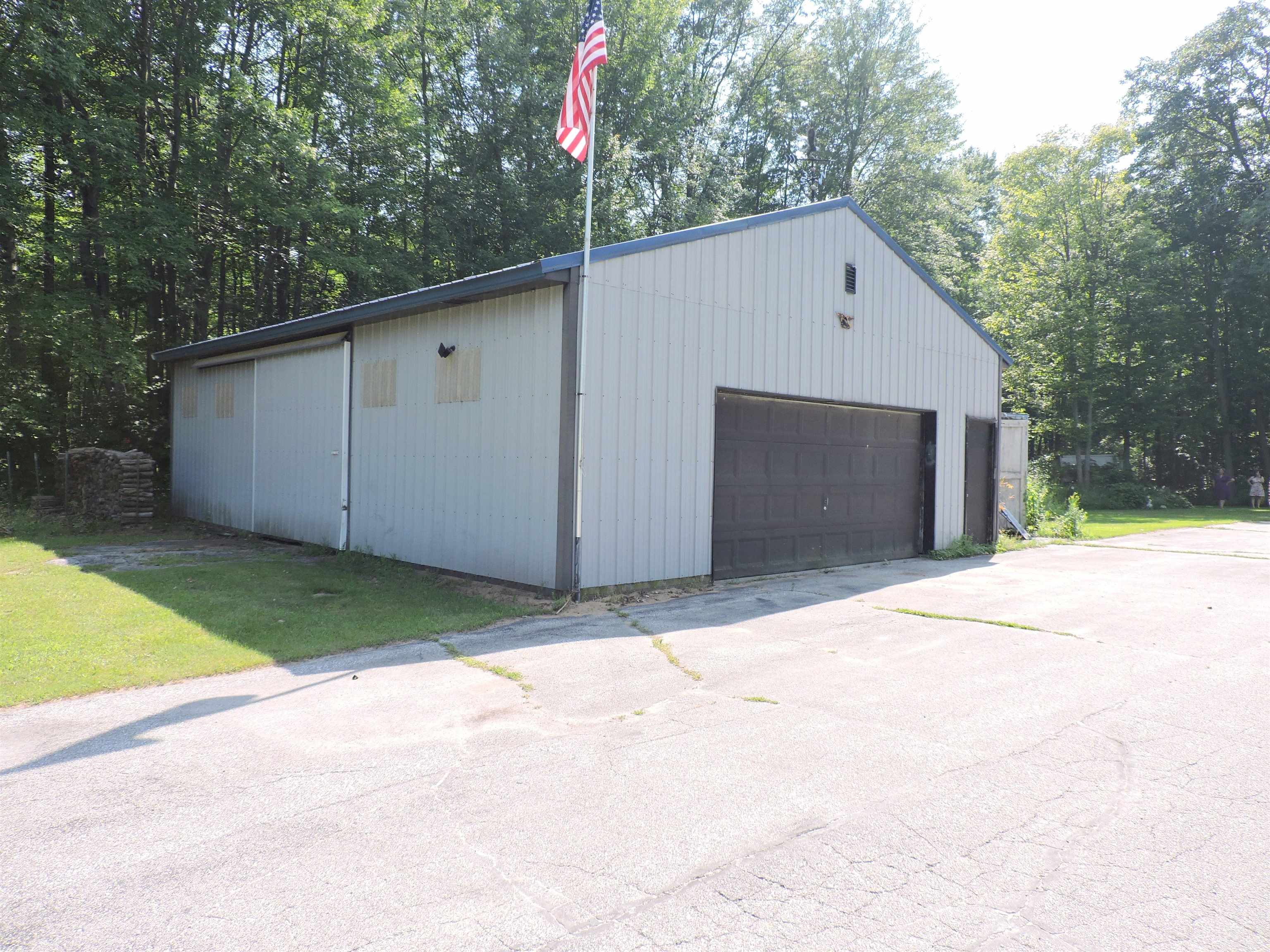 2977 North Carter Road Pinconning, MI 48650 - Photo 3 of 24