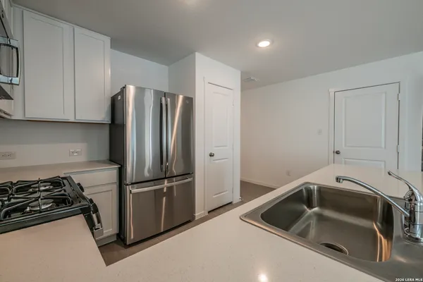 $2,400 | 287 Bailey Bluff, San Antonio, TX 78253