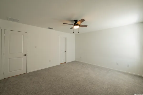 $2,400 | 287 Bailey Bluff, San Antonio, TX 78253