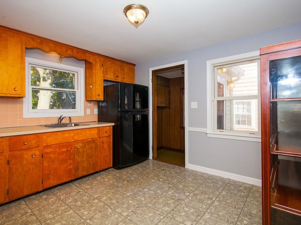 42 Lennon Road Arlington, MA 02474 - Photo 10 of 22 Gallery Image 10