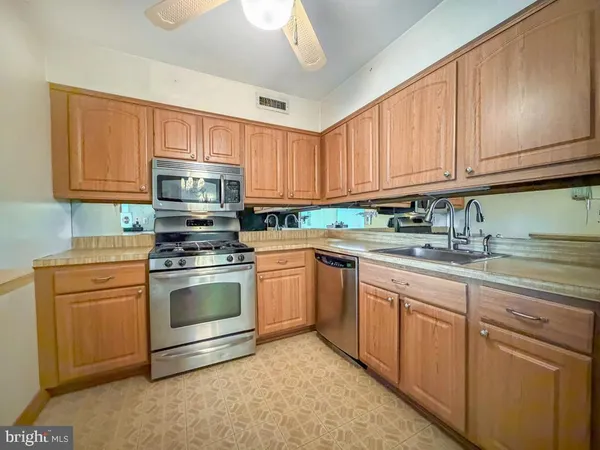 $1,480 | 44303-00 Delaire Landing Road, Unit 303, Philadelphia, PA 19114