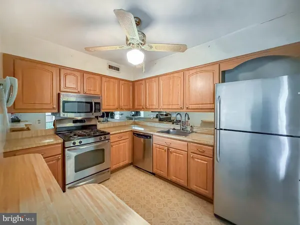 $1,480 | 44303-00 Delaire Landing Road, Unit 303, Philadelphia, PA 19114