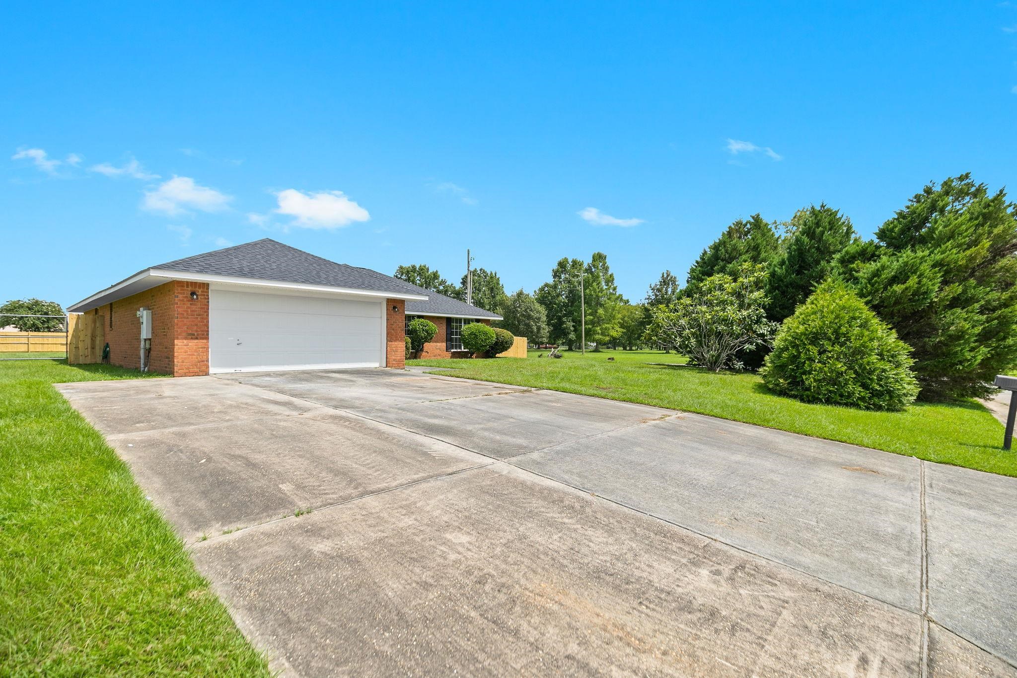 23676 Sparrows Point Daphne, AL 36526 - Photo 4 of 56 Front Of Structure