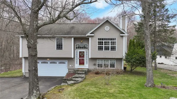 $589,900 | 367 Commonwealth Avenue, Warwick, RI 02886