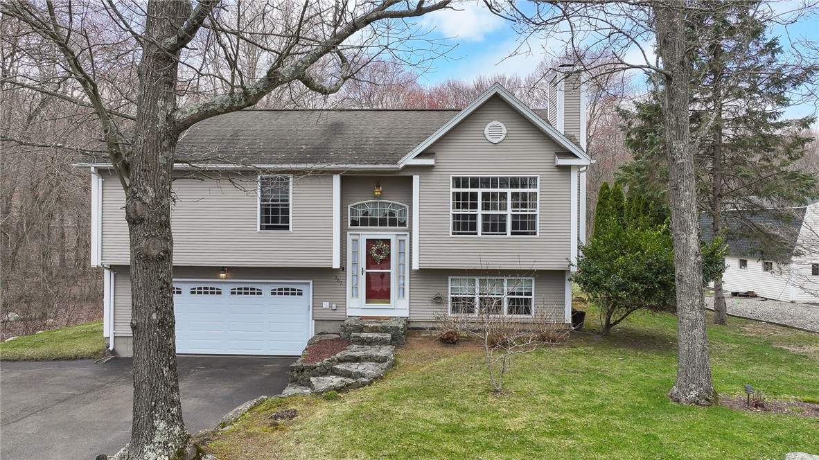 367 Commonwealth Avenue Warwick, RI 02886 - Photo 1 of 38