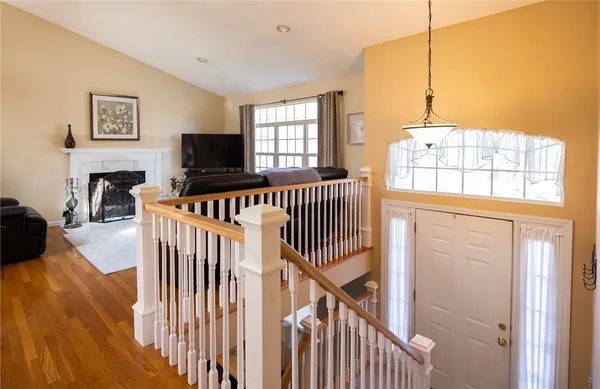 $589,900 | 367 Commonwealth Avenue, Warwick, RI 02886