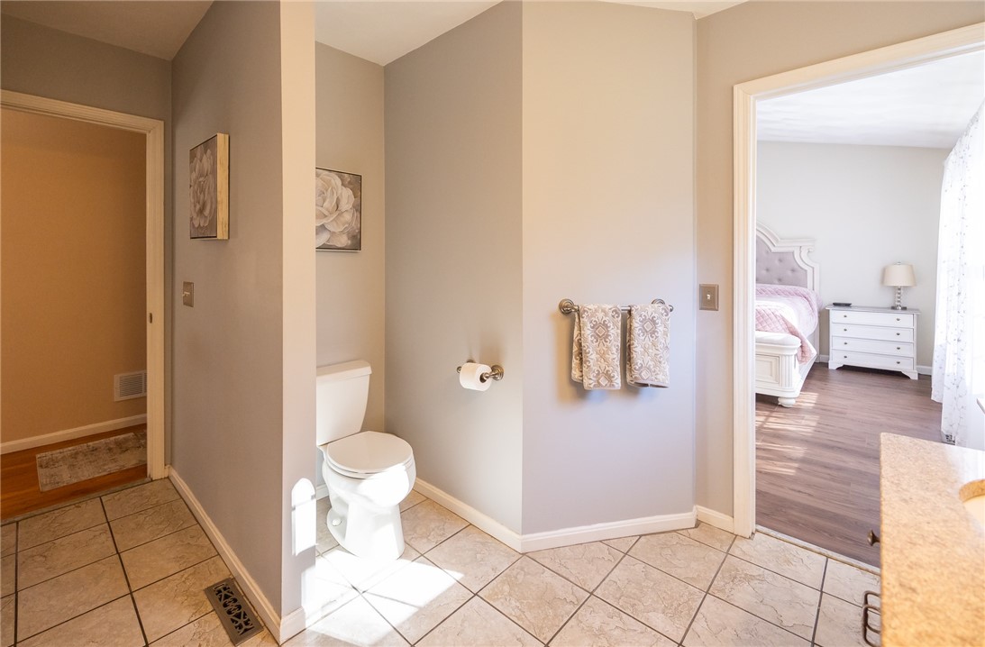 367 Commonwealth Avenue Warwick, RI 02886 - Photo 18 of 38