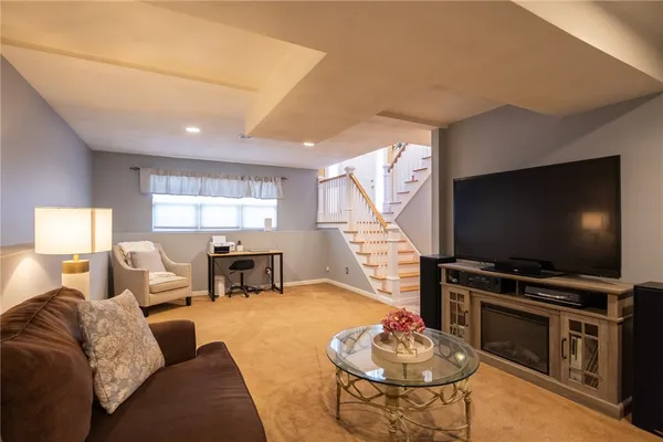 $589,900 | 367 Commonwealth Avenue, Warwick, RI 02886