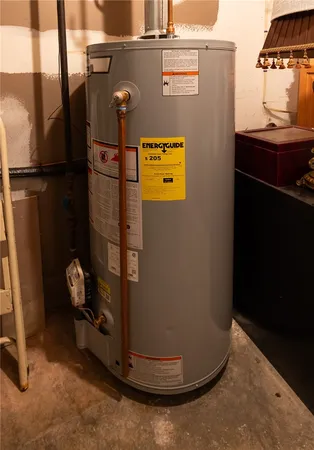 $589,900 | 367 Commonwealth Avenue, Warwick, RI 02886