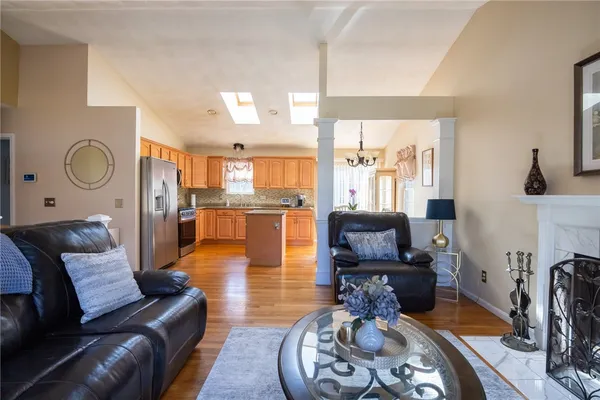 $589,900 | 367 Commonwealth Avenue, Warwick, RI 02886