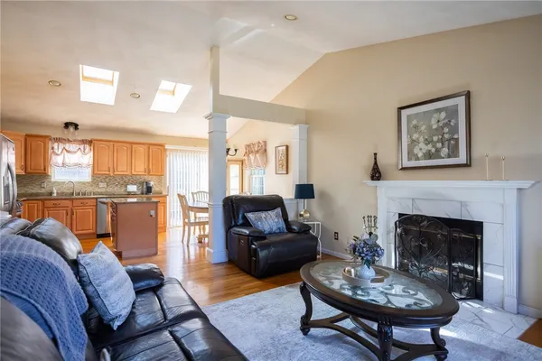 $589,900 | 367 Commonwealth Avenue, Warwick, RI 02886