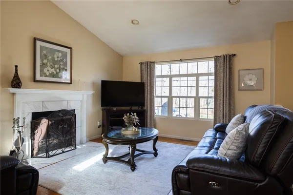 $589,900 | 367 Commonwealth Avenue, Warwick, RI 02886