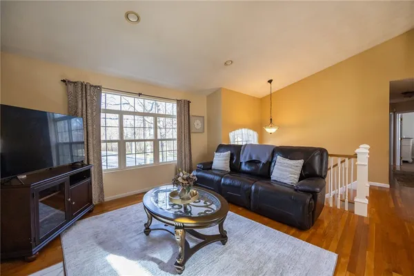 $589,900 | 367 Commonwealth Avenue, Warwick, RI 02886