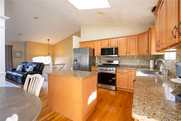 $589,900 | 367 Commonwealth Avenue, Warwick, RI 02886