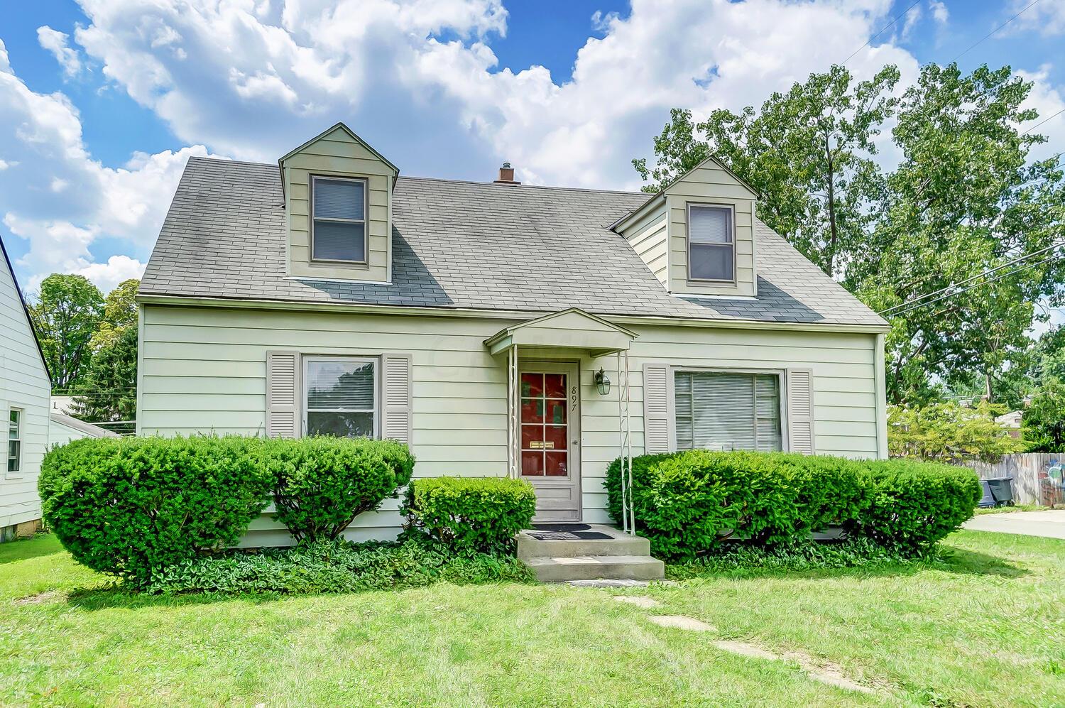 897 South Broadleigh Road Columbus, OH 43209 - Photo 1 of 46 Exterior Front