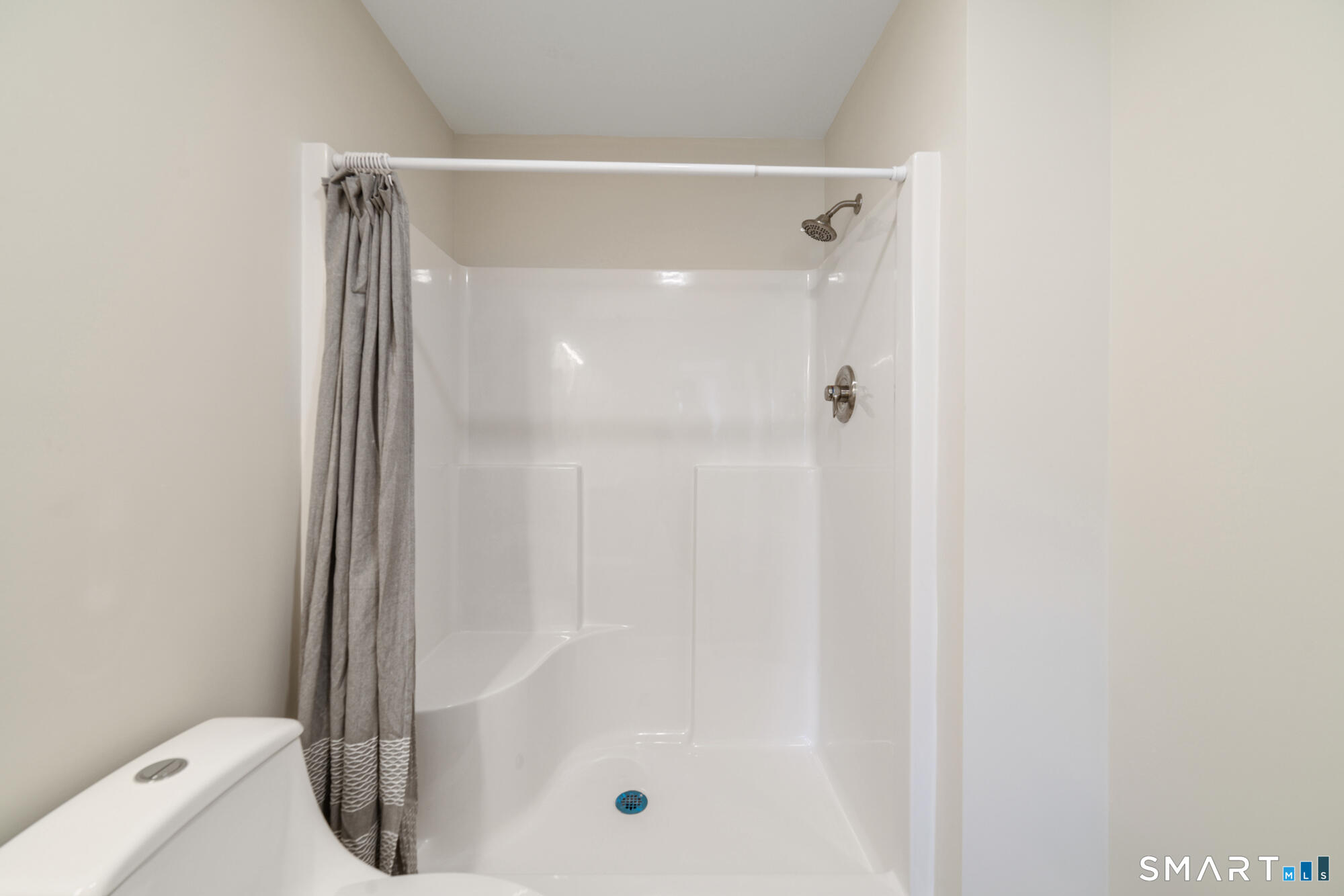 85 Vanderbilt Road Bristol, CT 06010 - Photo 23 of 34