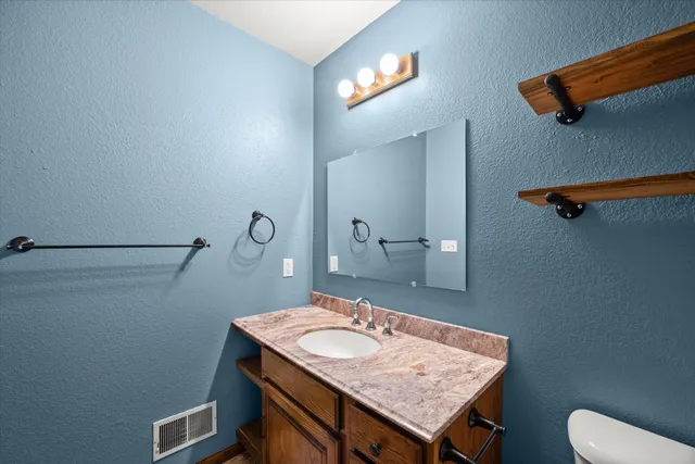 $325,000 | 6813 Diane Drive, Newburg, WI 53090