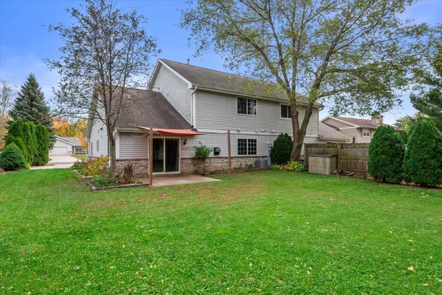 $325,000 | 6813 Diane Drive, Newburg, WI 53090