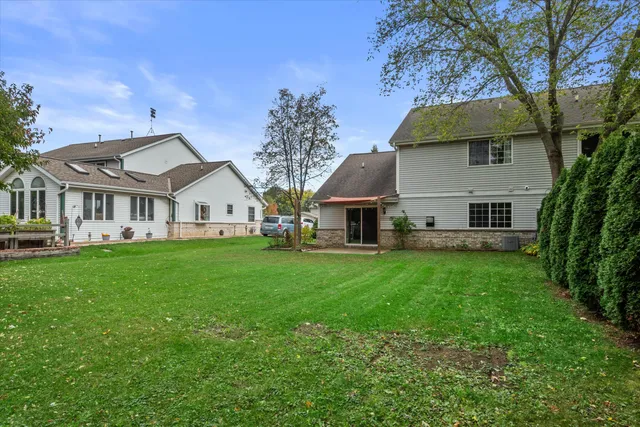 $325,000 | 6813 Diane Drive, Newburg, WI 53090