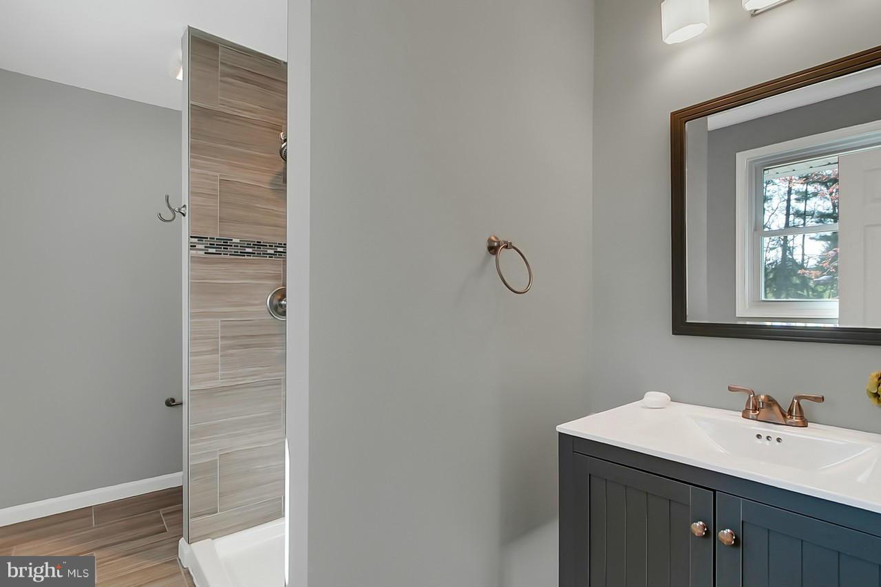 2427 Clydesdale Road Finksburg, MD 21048 - Photo 14 of 30 Bath (Master)