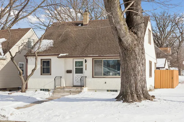 $380,000 | 1922 Malvern Street, Lauderdale, MN 55113