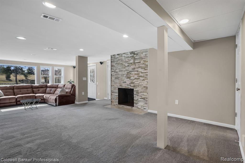 400 Red Oak Lane Rochester Hills, MI 48307 - Photo 23 of 48