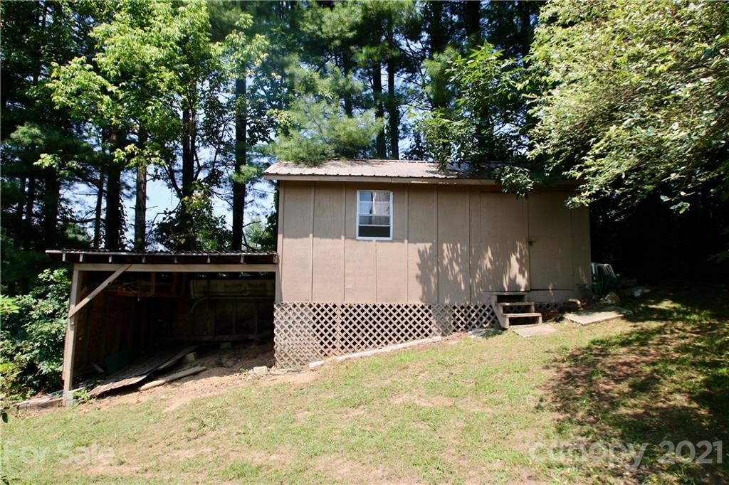72 Slow Lane Canton, NC 28716 - Photo 38 of 47 a view of outdoor space and yard