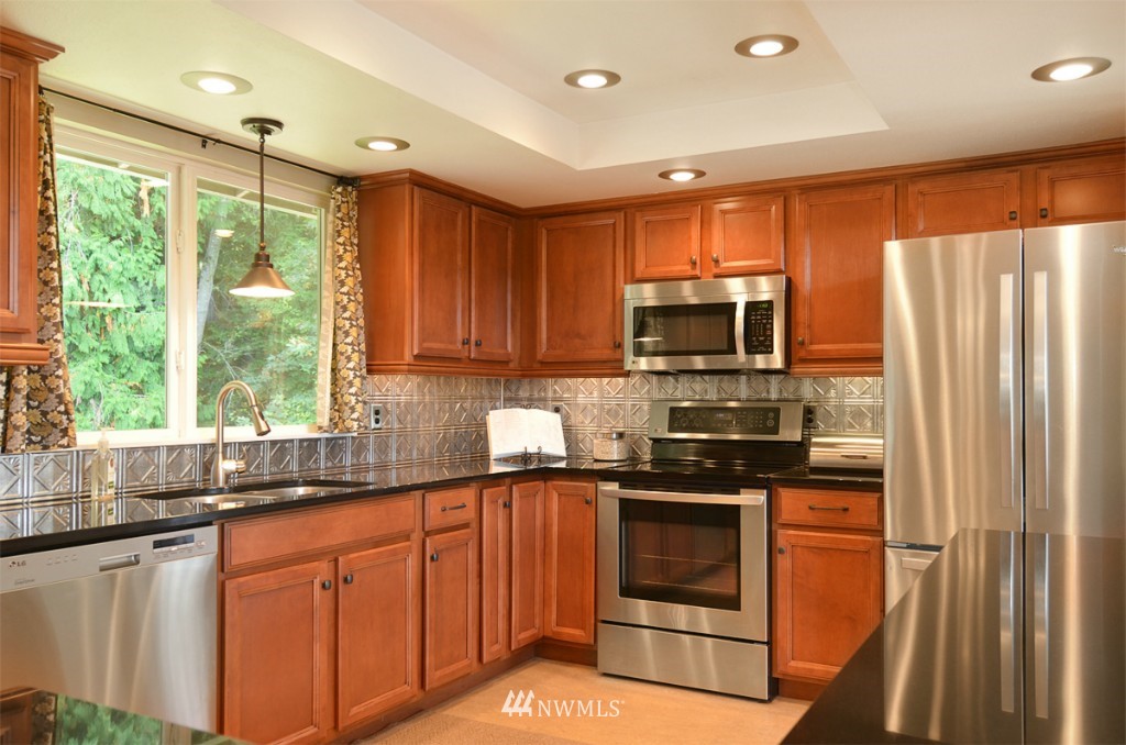 8135 Northeast View Ridge Lane Poulsbo, WA 98370 - Photo 9 of 25 Gallery Image 9