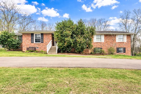$1,750 | 5205 Green Leaf Drive, Nashville, TN 37211