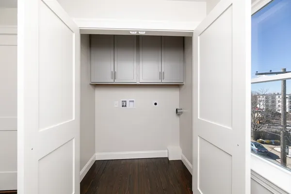 a view of walk in closet
