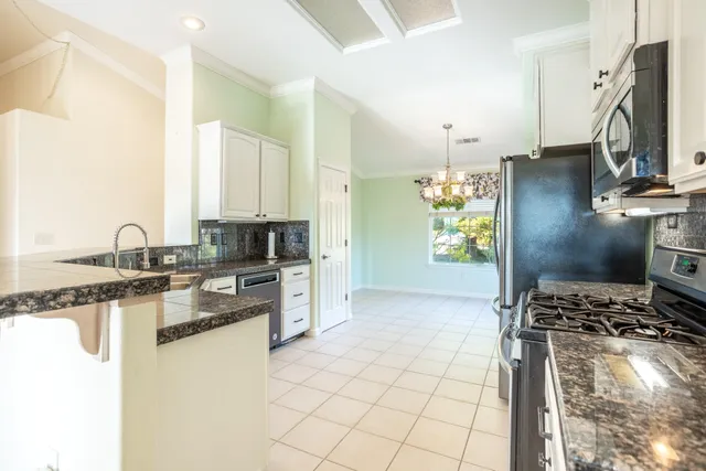 $408,000 | 790 Volcano View Trail, Redding, CA 96003