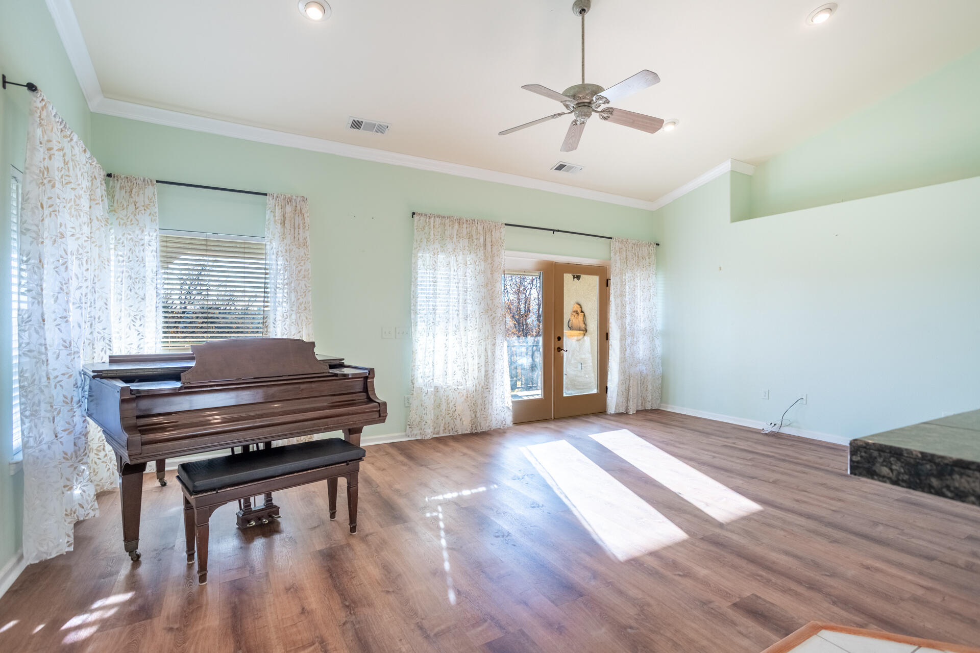 790 Volcano View Trail Redding, CA 96003 - Photo 20 of 47 Luxury Vinyl