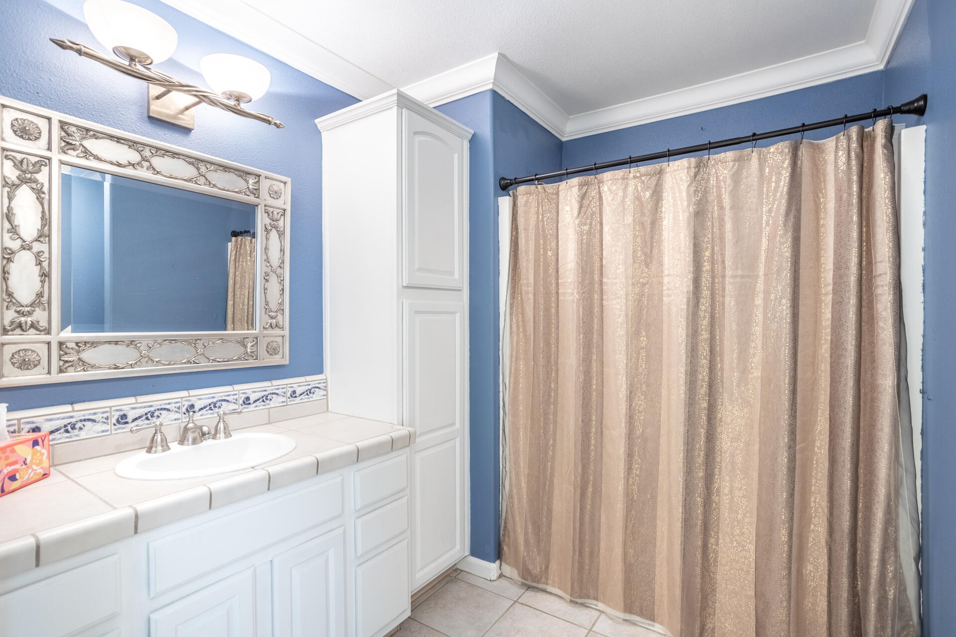 790 Volcano View Trail Redding, CA 96003 - Photo 21 of 47 Bathroom