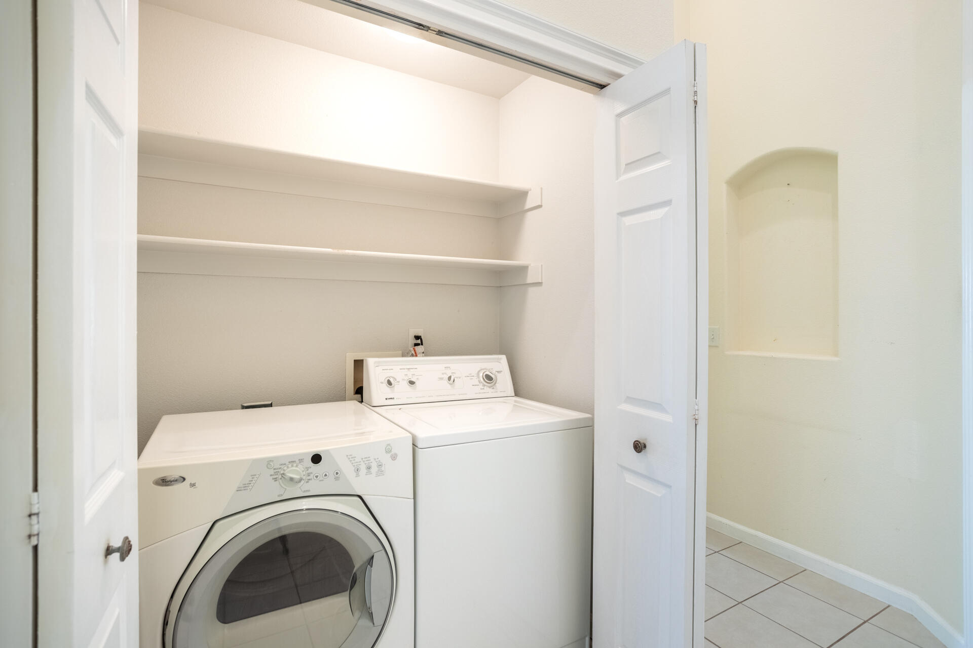 790 Volcano View Trail Redding, CA 96003 - Photo 37 of 47 Landry area