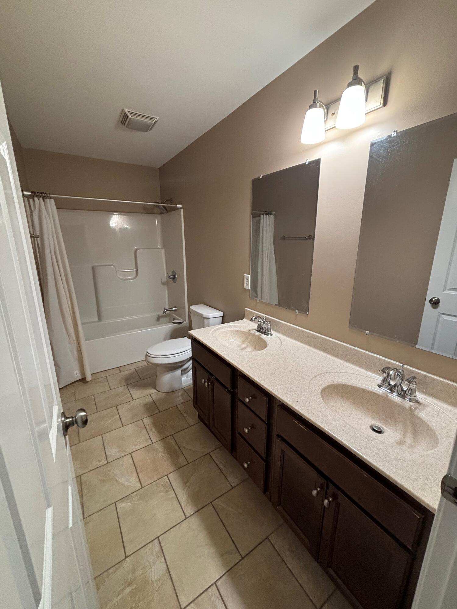 1302 Bobolink Road Valparaiso, IN 46383 - Photo 12 of 15 1500x2000