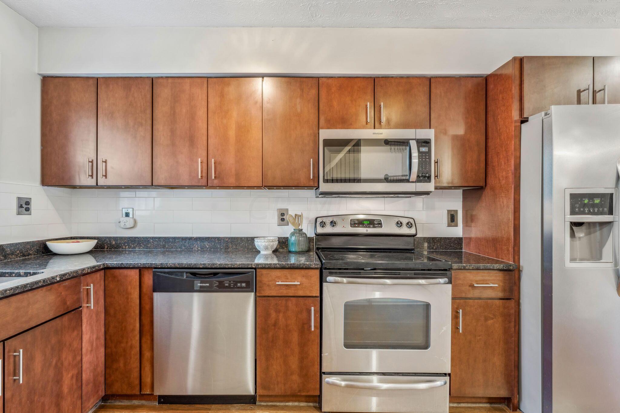 832 Palmer Road Columbus, OH 43212 - Photo 11 of 35 Kitchen