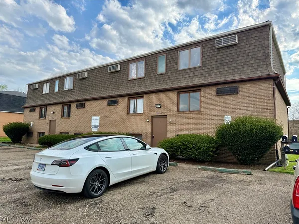 $750 | 4107 Orchard Dale Drive Northwest, Unit 8, Canton, OH 44709