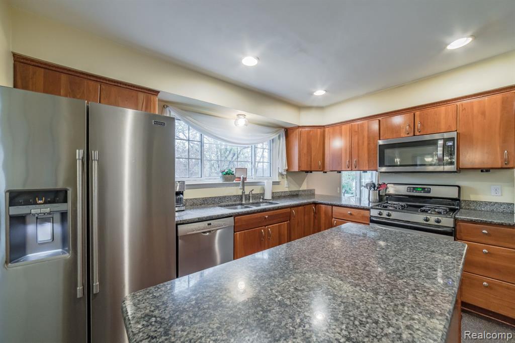 5223 Timber Ridge Trail Clarkston, MI 48346 - Photo 8 of 27