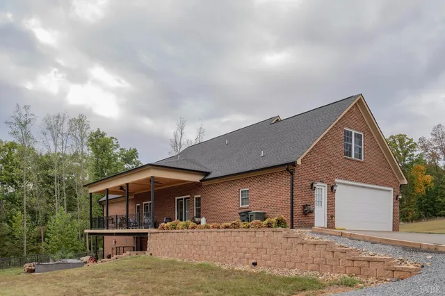 $949,000 | 1080 Tranquility Lane, Goode, VA 24556