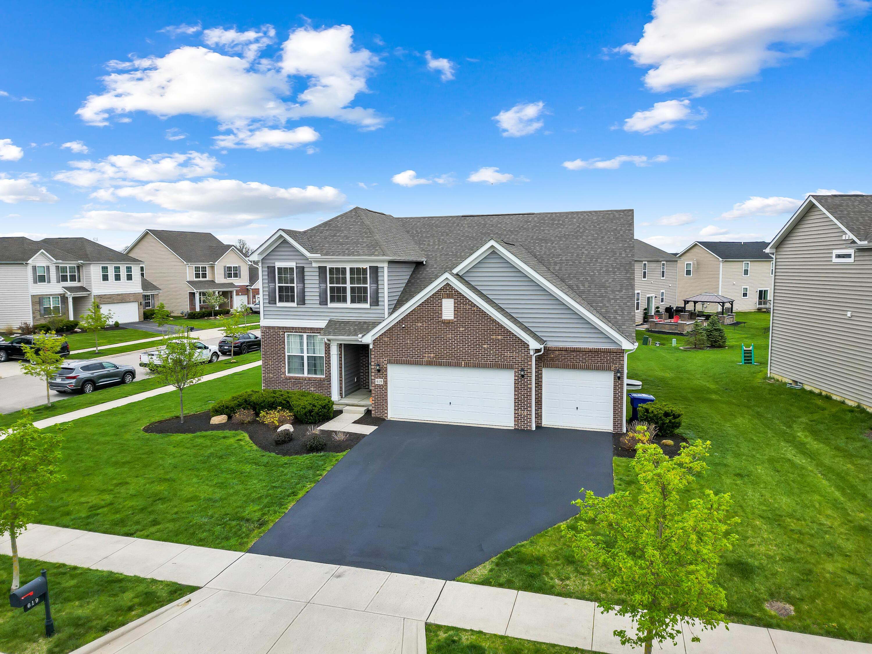 619 Eagle Walk Road Delaware, OH 43015 - Photo 3 of 44 010