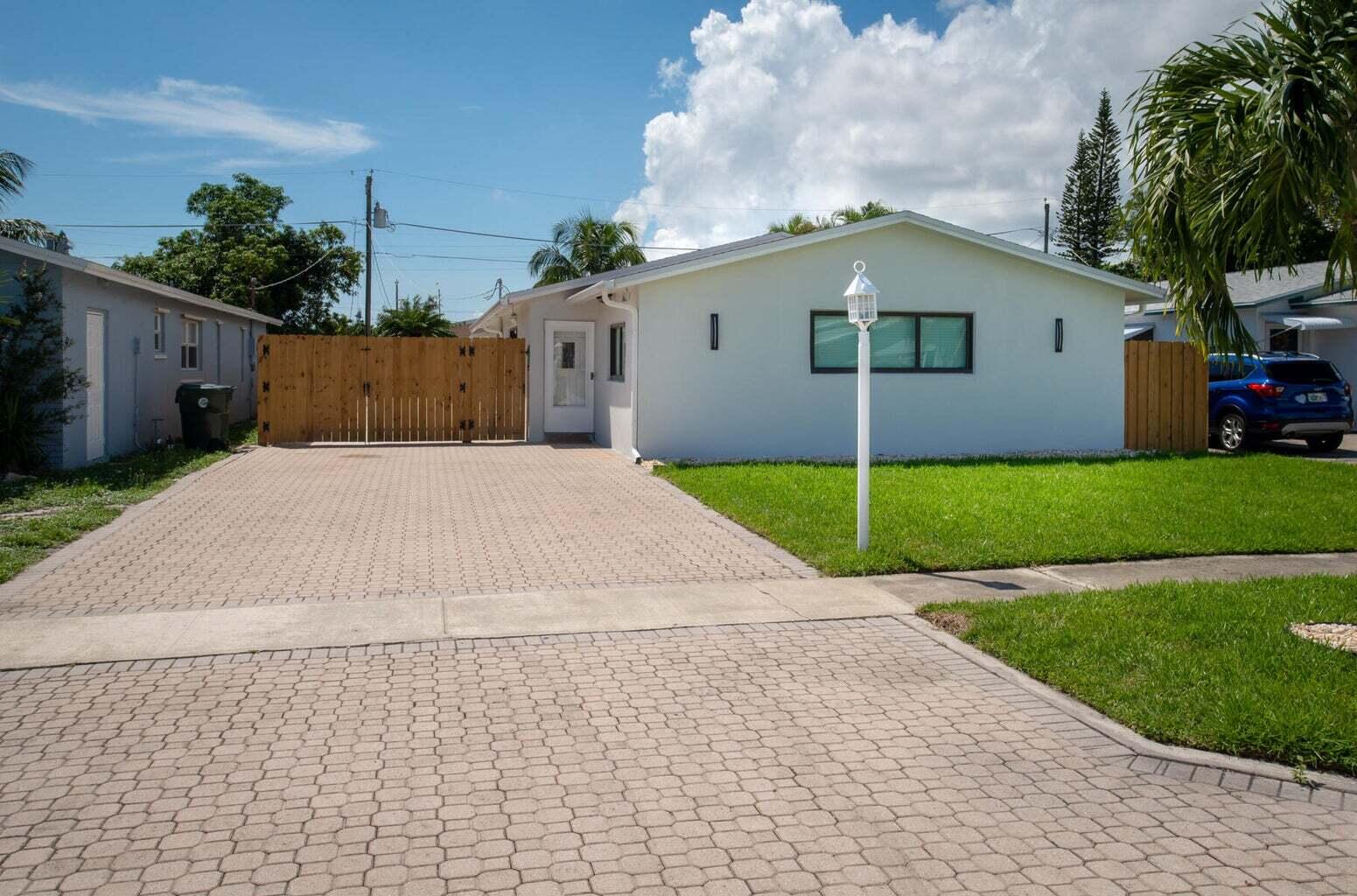524 Northwest 53rd Street Boca Raton, FL 33487 - Photo 2 of 36 20210929223431687054000000-o