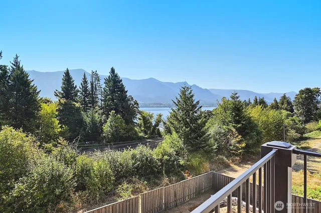 a balcony with an outdoor space