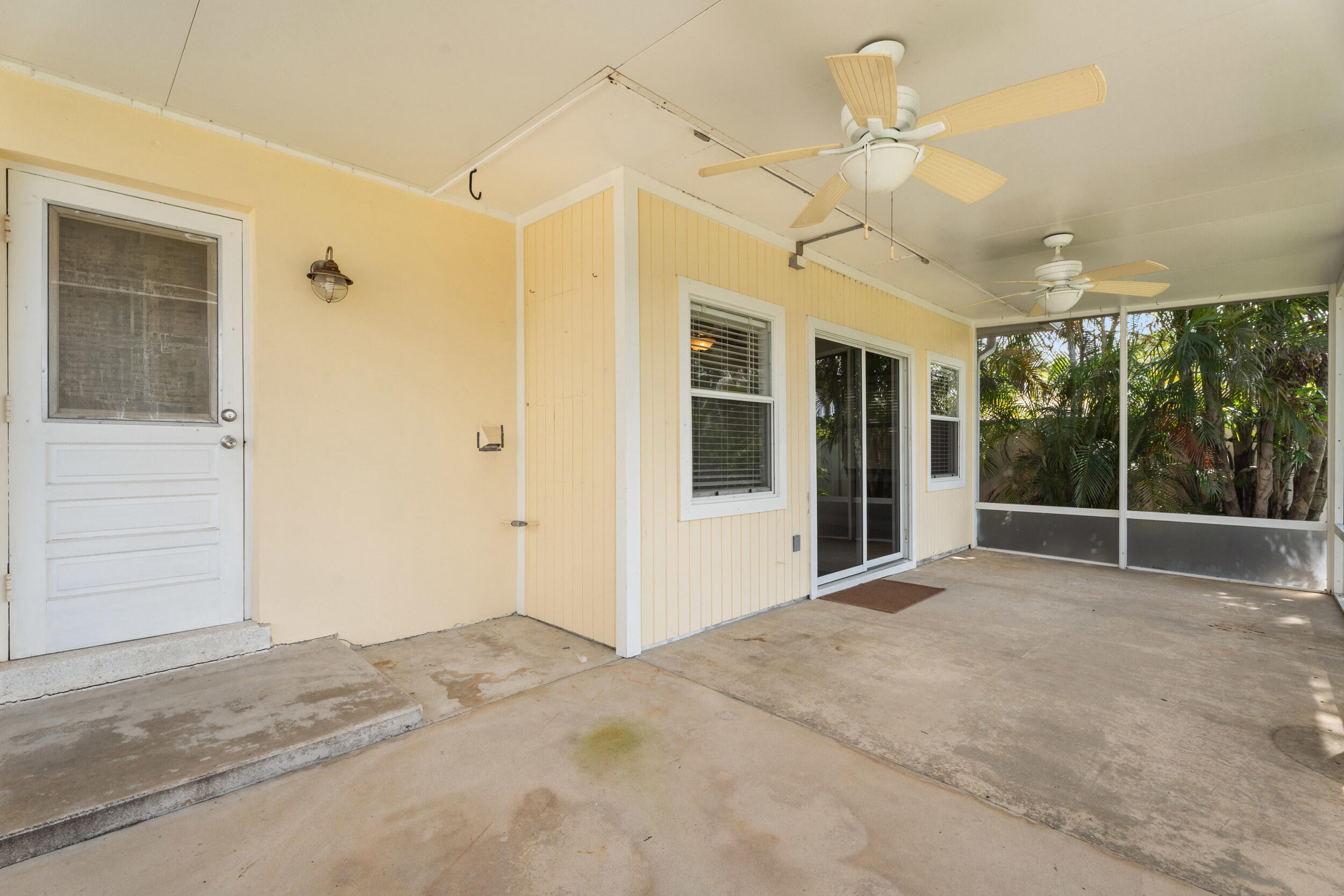 1459 Southwest Seahawk Way Palm City, FL 34990 - Photo 24 of 43 a view of a livingroom with a projector