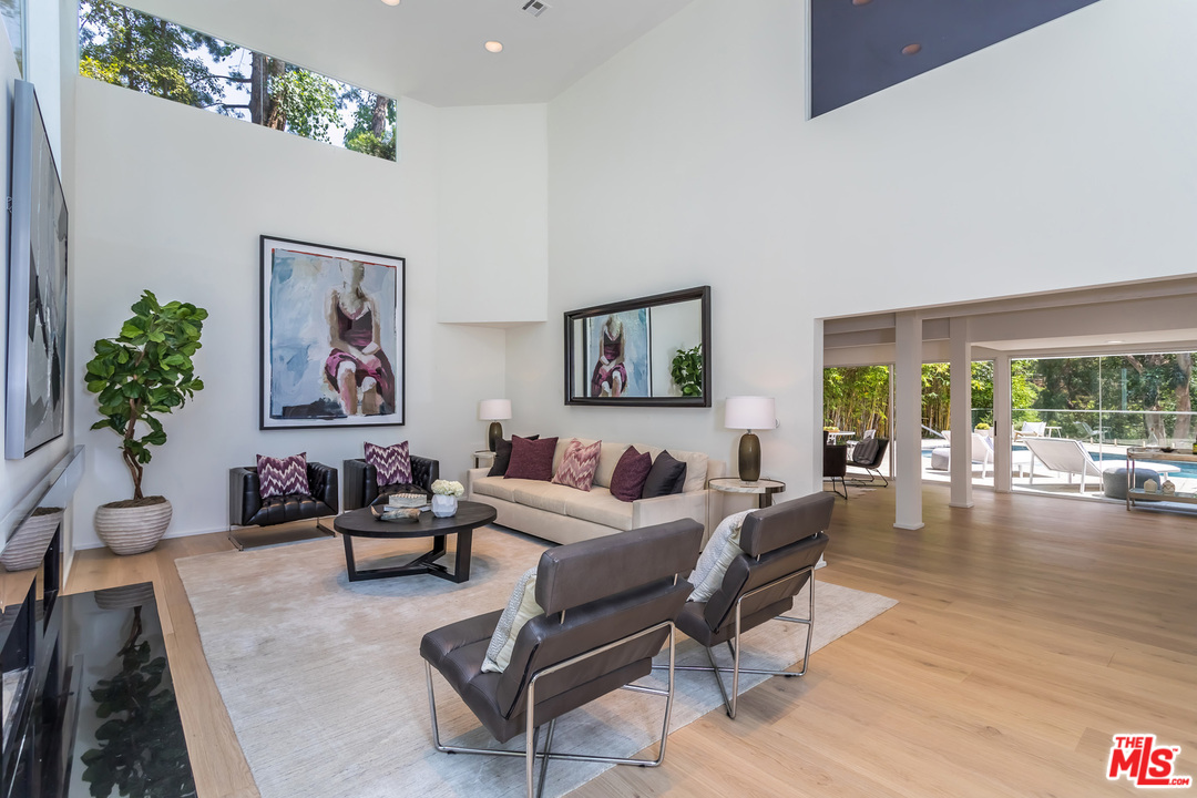 2557 Greenvalley Road Los Angeles, CA 90046 - Photo 12 of 54