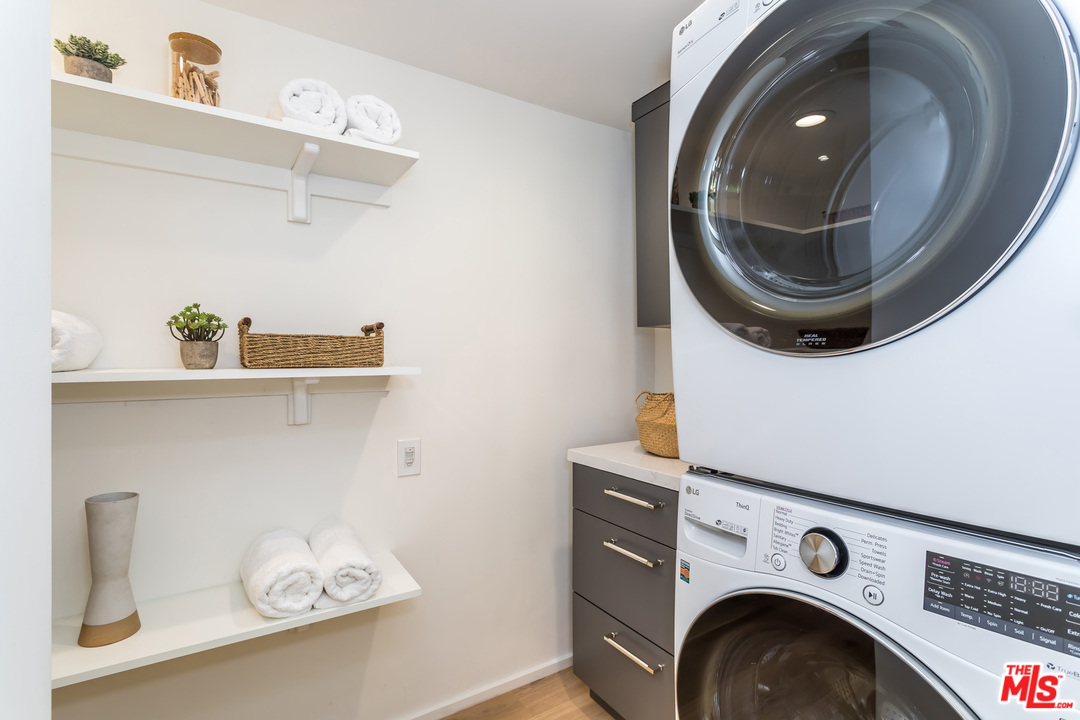 2557 Greenvalley Road Los Angeles, CA 90046 - Photo 22 of 54