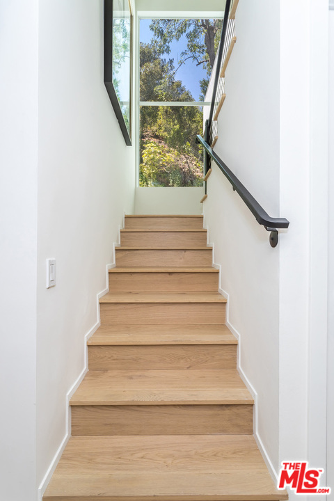 2557 Greenvalley Road Los Angeles, CA 90046 - Photo 24 of 54