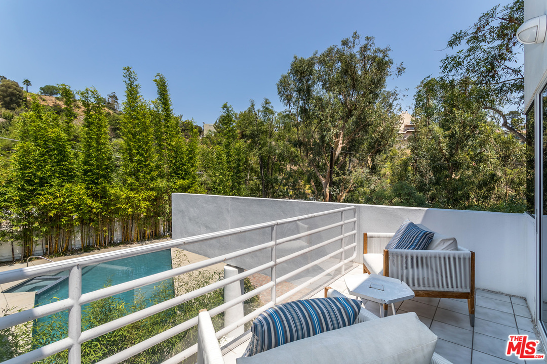 2557 Greenvalley Road Los Angeles, CA 90046 - Photo 30 of 54