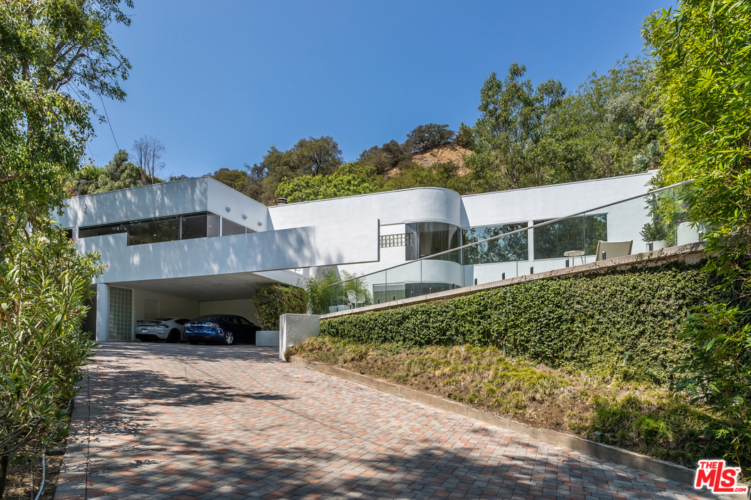 2557 Greenvalley Road Los Angeles, CA 90046 - Photo 4 of 54