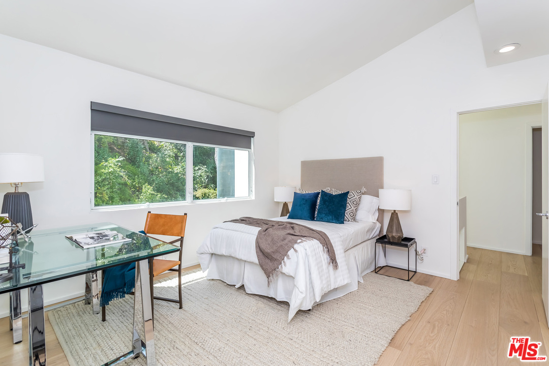 2557 Greenvalley Road Los Angeles, CA 90046 - Photo 36 of 54