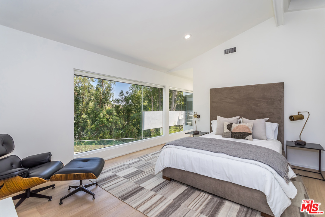 2557 Greenvalley Road Los Angeles, CA 90046 - Photo 39 of 54